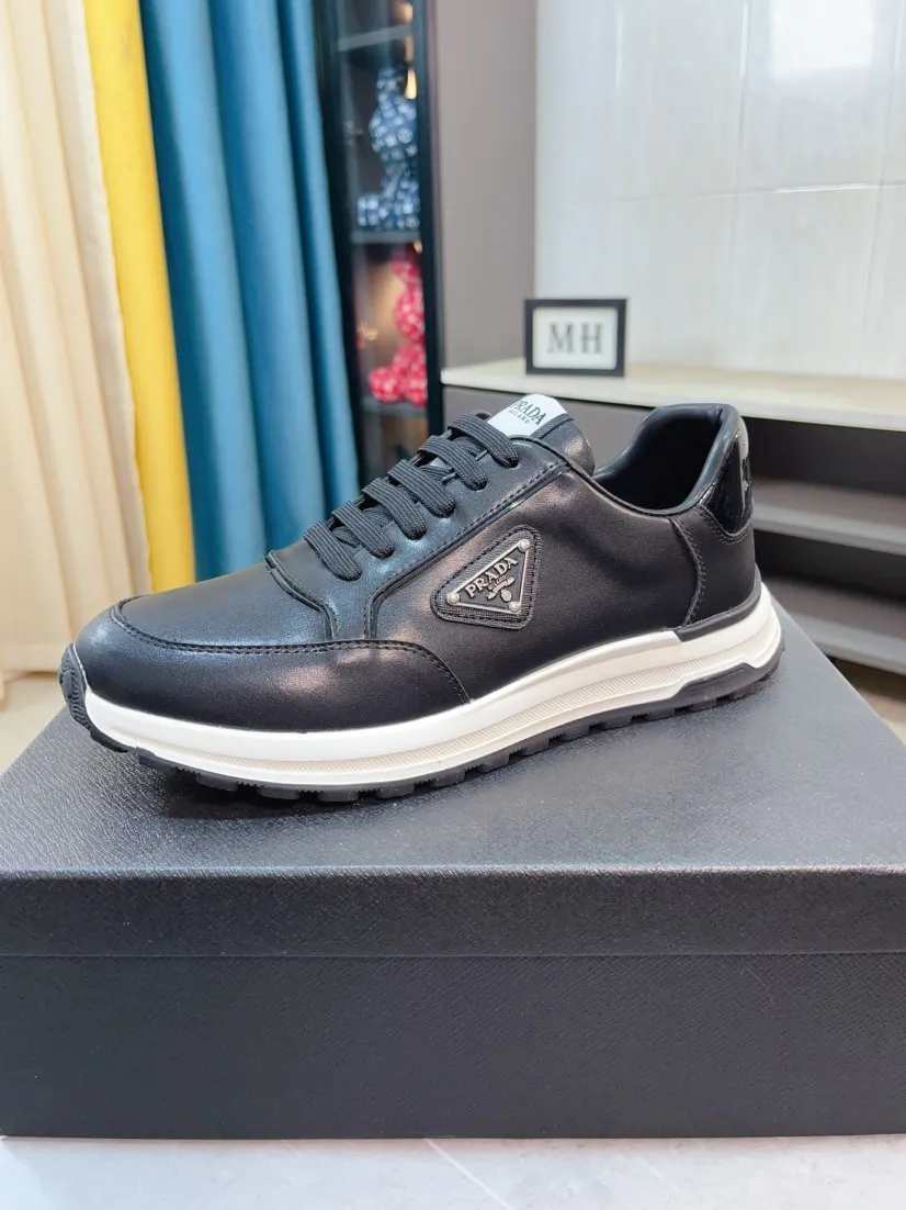 Men's shoes 💰420🌹🌹High-quality new Prada counters are launched simultaneously. The new men's shoes and 😘fabrics are selected from imported mesh and glue-spraying technology. Imported cowhide lining. 👍🏿High-end☄️Open-molded non-slip rubber outsole, exquisite lines, simple and elegant, comfortable and high-end for leisure travel. Code number: 38 to 44